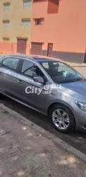 Voiture peugeot dans un excellent état - 4