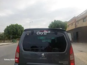 سياره في حاله جيده ممتازه