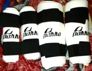 Protege tekwando pour les pieds et les mains pour ne pas se blaisser dans un combat