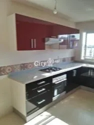 Apparemment à vendre