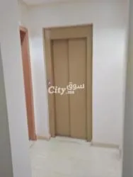 Apparemment à vendre - 3