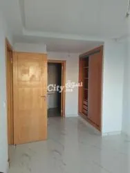 Apparemment à vendre - 5