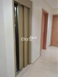 Apparemment à vendre - 7