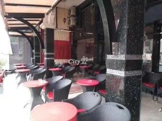 Grande café pour vendre