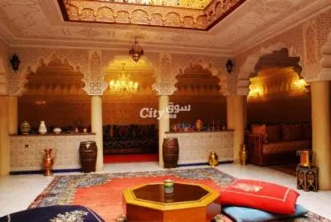 رياض للبيع بمراكش بشارع جيليز - 13