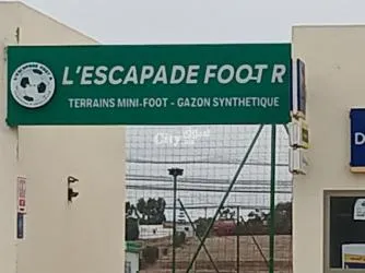 Vente station service+terrains mini-foot gazon synthétique - 2