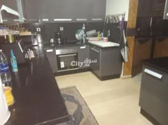 Vendre 1ere étage d'une petite villa