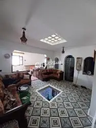 منزل ثلاث طوابق مع منصر رائع علي مدينة شفشاون فرصة للاستثمار